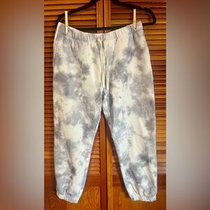 Jasmine & Ginger Gray and White Joggers